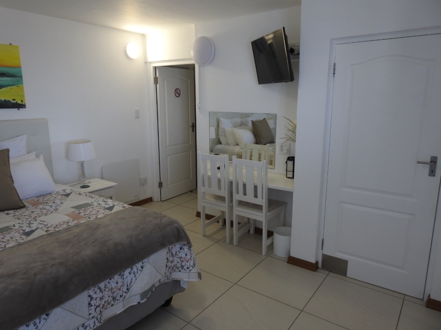 3 Bedroom Property for Sale in Hoogland Western Cape